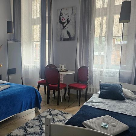 Deja Vu Hostel Warschau Buitenkant foto