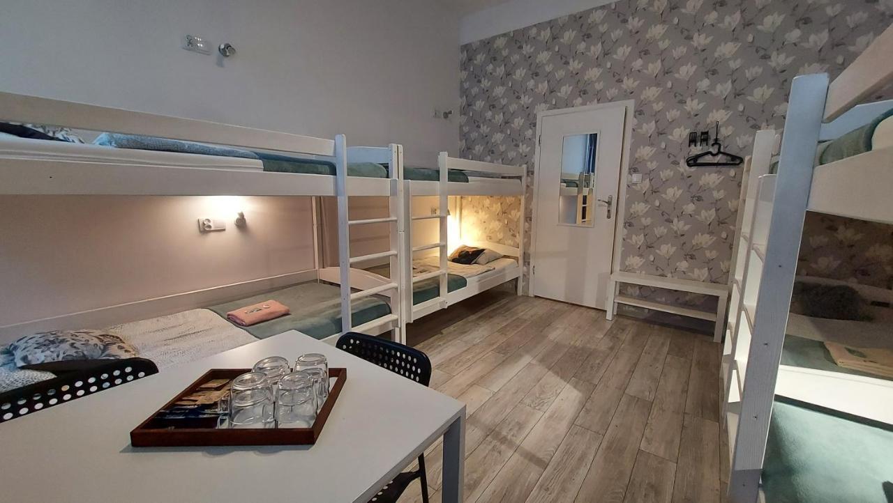 Deja Vu Hostel Warschau Buitenkant foto
