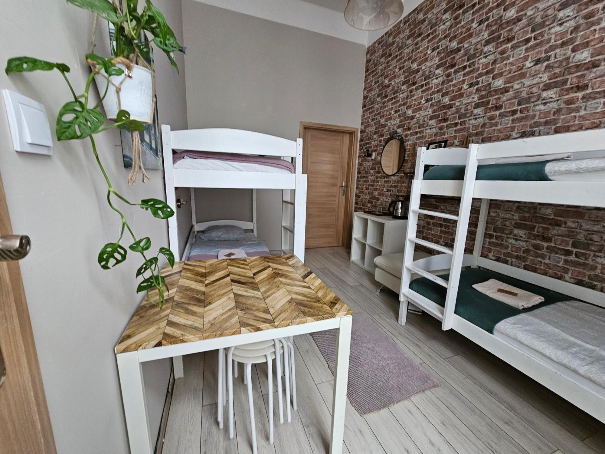 Deja Vu Hostel Warschau Buitenkant foto