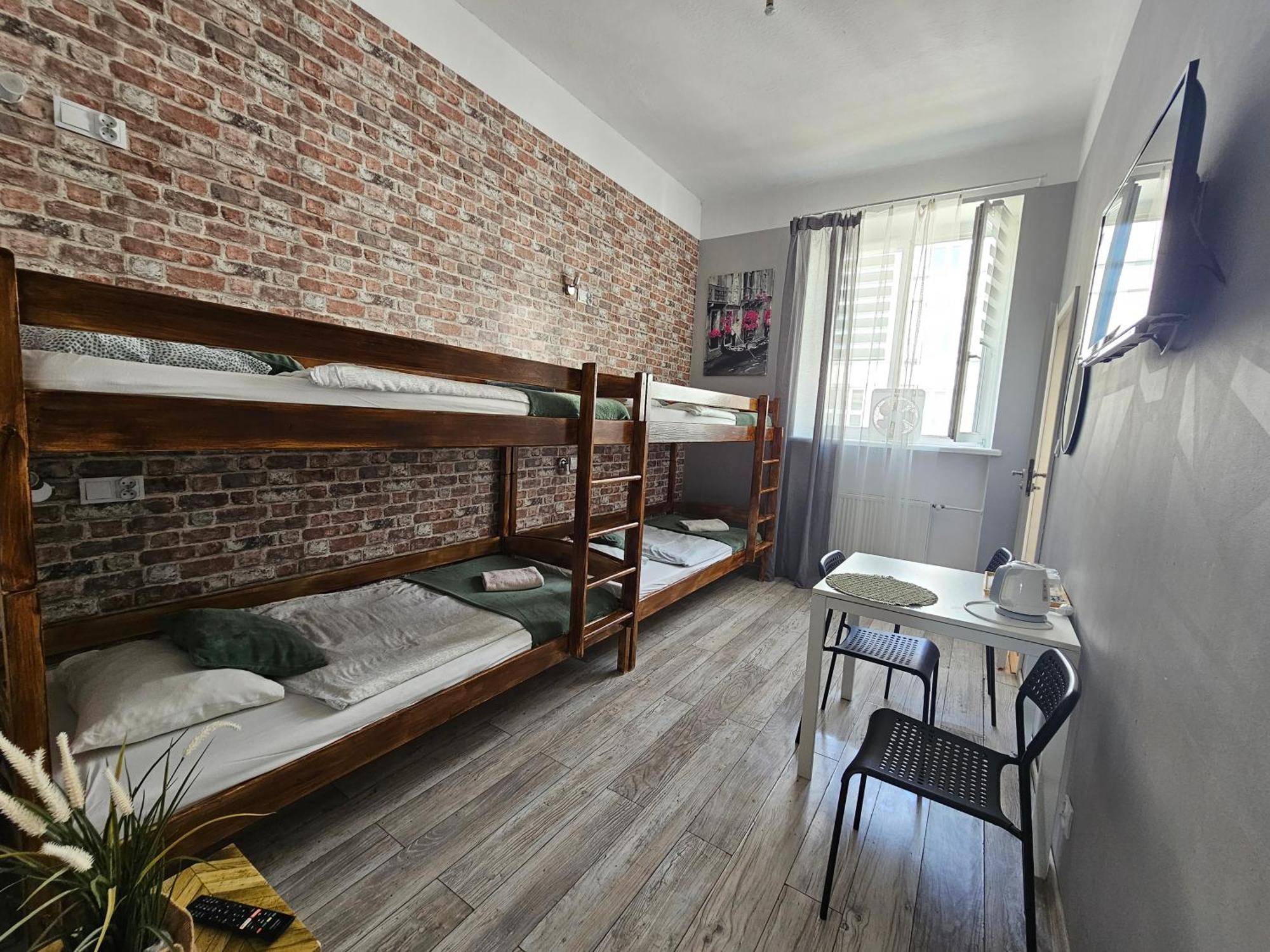 Deja Vu Hostel Warschau Buitenkant foto