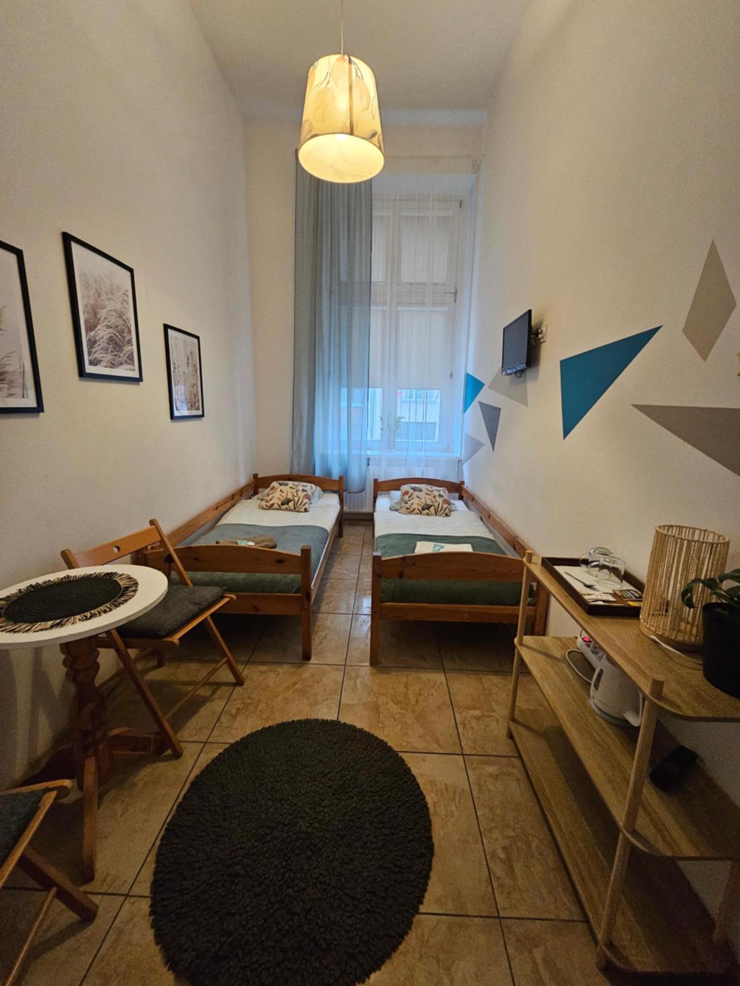 Deja Vu Hostel Warschau Buitenkant foto